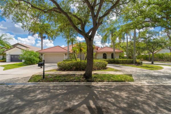 Tequesta At Country Isles, 1051 Deerpath Ct, Weston, Florida 33326, image 1