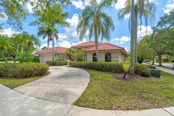 Tequesta At Country Isles, 1051 Deerpath Ct, Weston, Florida 33326, image 2