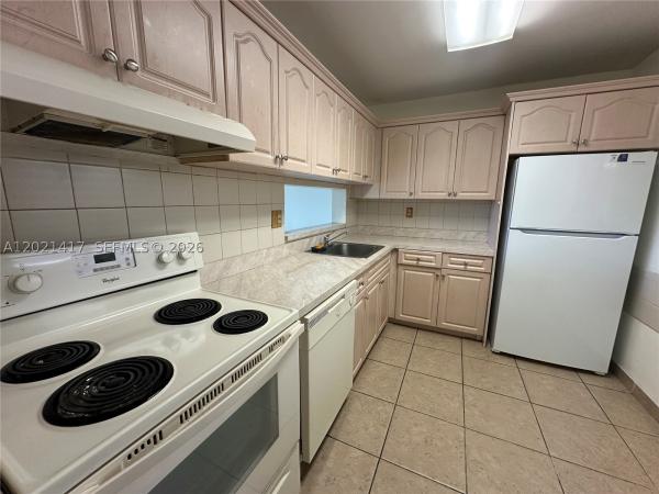 8635 NW 8th St #320, Unincorporated Dade County, Florida 33126, image 1