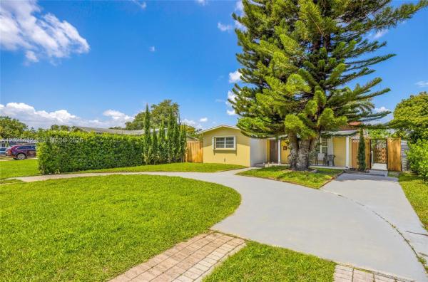 South Broward Ranches, 304 SW 68th Ave, Pembroke Pines, Florida 33023, image 1