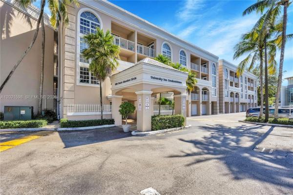 University Inn, 1280 S Alhambra Cir #1407, Coral Gables, Florida 33146, image 1