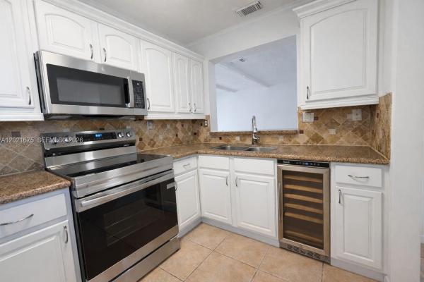 15761 SW 137th Ave #202, Unincorporated Dade County, Florida 33177, image 1
