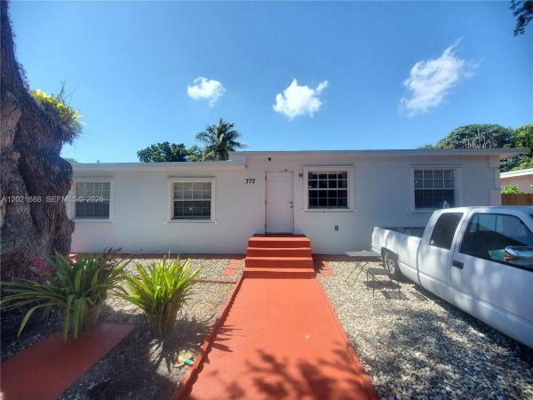 372 NE 162nd St, Unincorporated Dade County, Florida 33162, image 1
