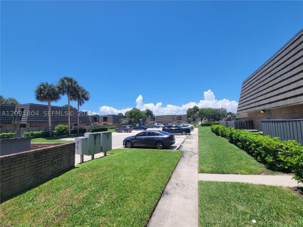 Village Of Sandalwood Lakes, 3227 32nd Way, West Palm Beach, Florida 33407, image 3