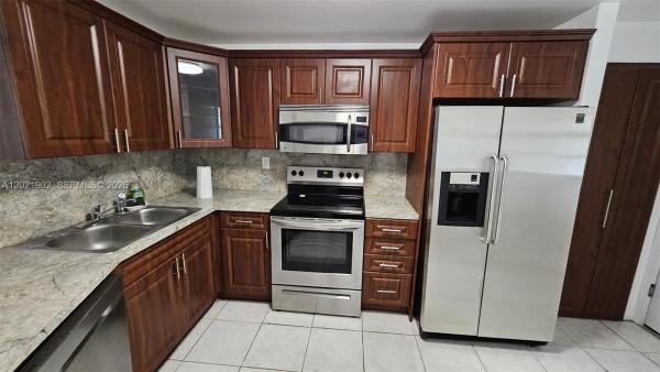 1750 NE 191st St #325-4, Unincorporated Dade County, Florida 33179, image 1