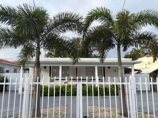 Holleman Manor, 1945 NW 33rd St #1, Miami, Florida 33142, image 2