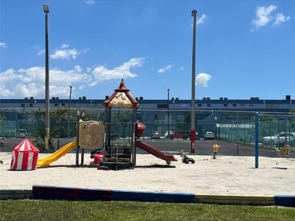 9359 Fontainebleau Blvd #F-108, Unincorporated Dade County, Florida 33172, image 3