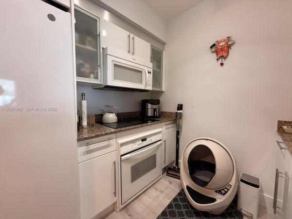 One Miami West, 325 S Biscayne Blvd #2024, Miami, Florida 33131, image 2