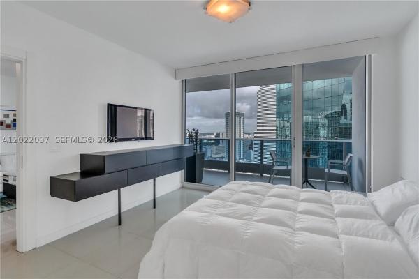 Epic Hotel & Residences, 200 Biscayne Boulevard Way #3911, Miami, Florida 33131, image 3
