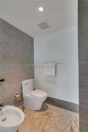 Epic Hotel & Residences, 200 Biscayne Boulevard Way #3911, Miami, Florida 33131, image 1
