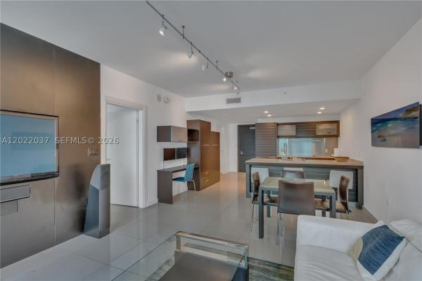 Epic Hotel & Residences, 200 Biscayne Boulevard Way #3911, Miami, Florida 33131, image 2
