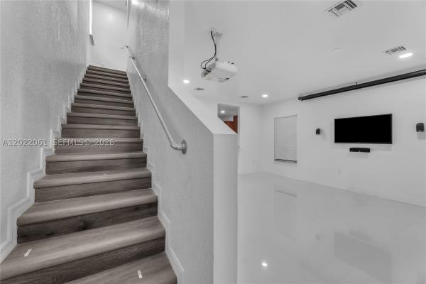 Waddells, 1541 NW 1st Ct, Miami, Florida 33136, image 2