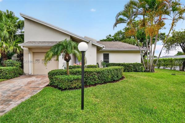 Poinciana Place Townhomes, 6989 Clover Ct, Lake Worth, Florida 33467, image 1