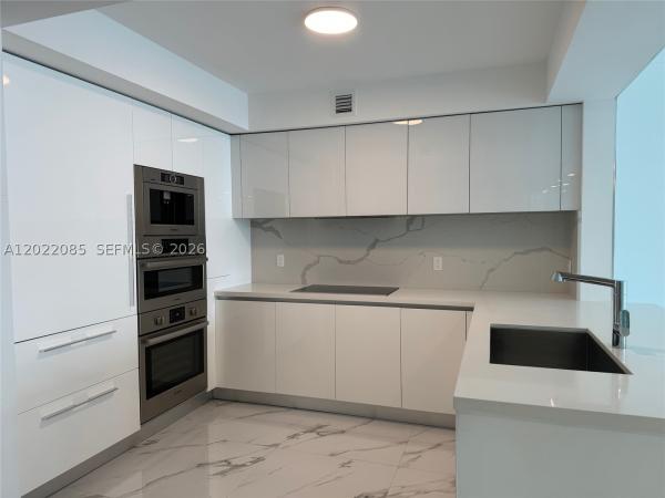Parque Towers, 330 Sunny Isles Blvd #5-1003, Sunny Isles Beach, Florida 33160, image 1