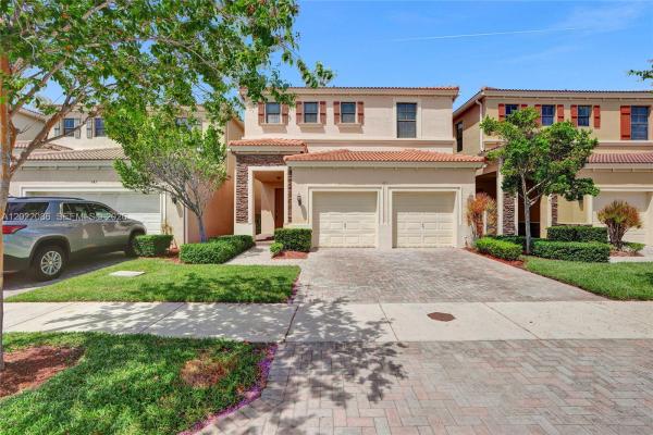 643 NE 191st Ter, Unincorporated Dade County, Florida 33179, image 2