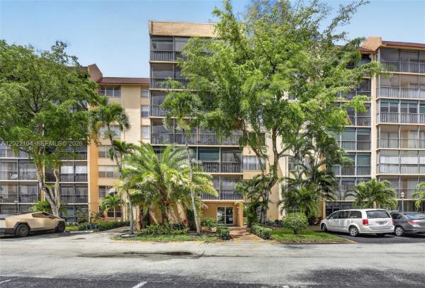 Environ 2, 3771 Environ Blvd #355, Lauderhill, Florida 33319, image 1