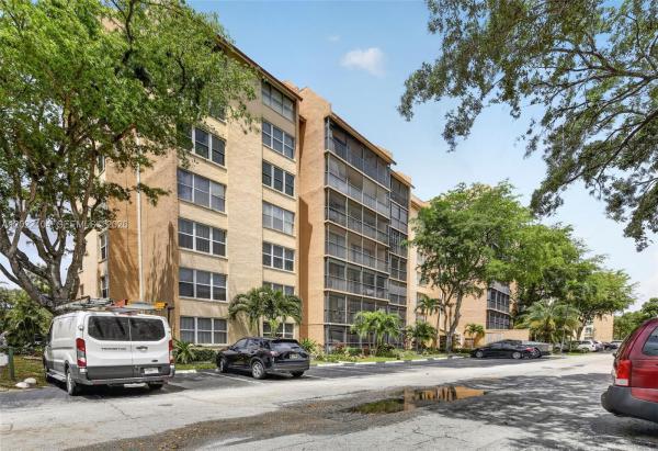 Environ 2, 3771 Environ Blvd #355, Lauderhill, Florida 33319, image 2