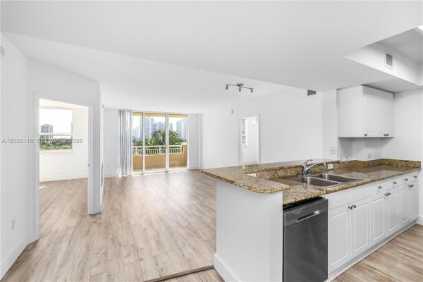 Turnberry On The Green, 19501 W Country Club Dr #515, Aventura, Florida 33180, image 1