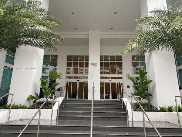 The Plaza On Brickell East, 950 Brickell Bay Dr #2206, Miami, Florida 33131, image 1