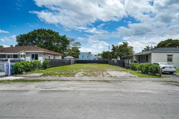 McAllister Terrace, 3056 SW 13th St, Miami, Florida 33145, image 1