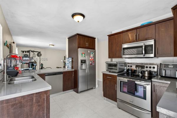 15530 SW 59th St, Unincorporated Dade County, Florida 33193, image 1