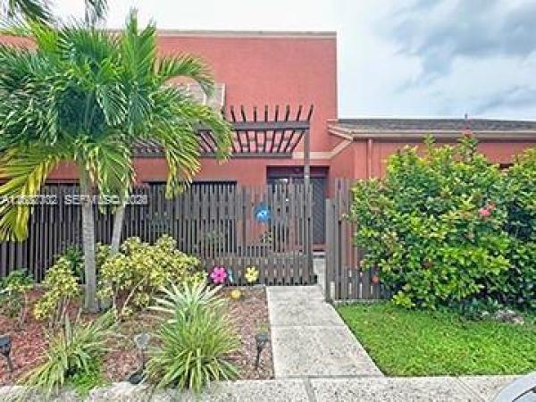 Villas East, 1660 Fairway Rd, Pembroke Pines, Florida 33026, image 1
