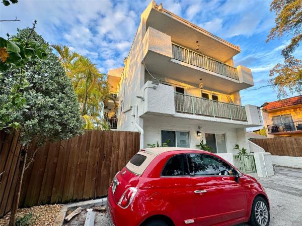 1121 SW 7th St #1, Miami, Florida 33130, image 1