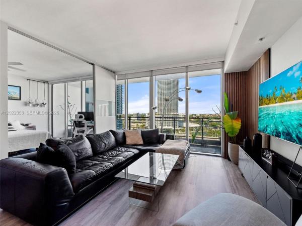Mint At Riverfront, 92 SW 3rd St #1607, Miami, Florida 33130, image 1