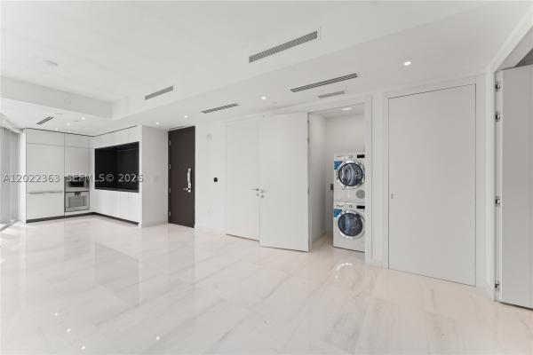 300 Biscayne Blvd Way #1406, Miami, Florida 33131, image 2