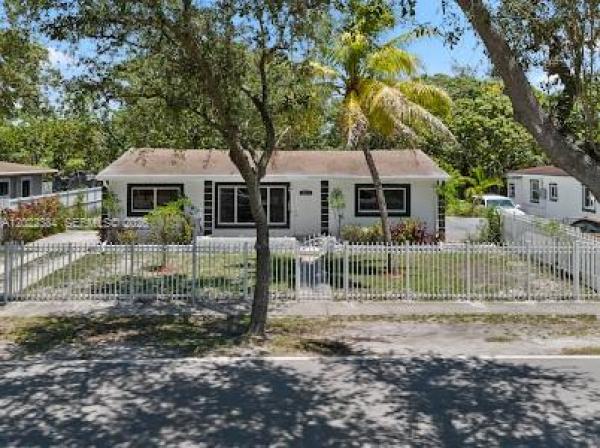 Mansionette Homes, 1075 NW 127th St, North Miami, Florida 33168, image 1