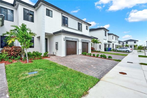 13642 SW 157th Pl, Unincorporated Dade County, Florida 33196, image 1