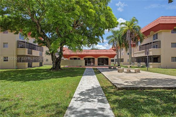 10901 SW 88th St #214, Unincorporated Dade County, Florida 33176, image 1