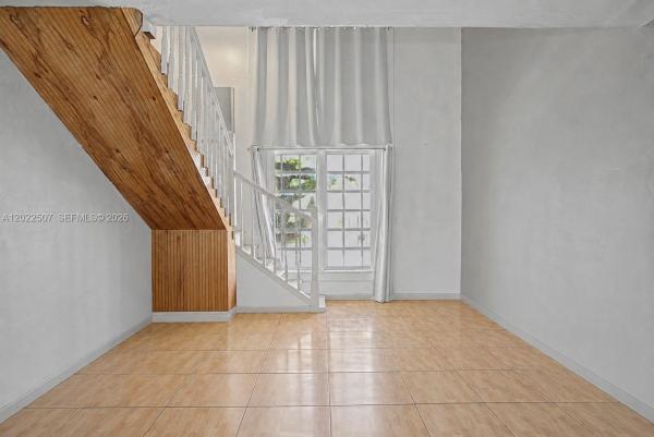 10901 SW 88th St #214, Unincorporated Dade County, Florida 33176, image 1
