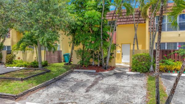 The Townhouses At Nova 1, 3702 SW 60th Ter #31, Davie, Florida 33314, image 1