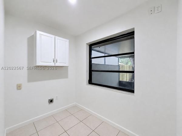 1571 NW 96th Way, Pembroke Pines, Florida 33024, image 2