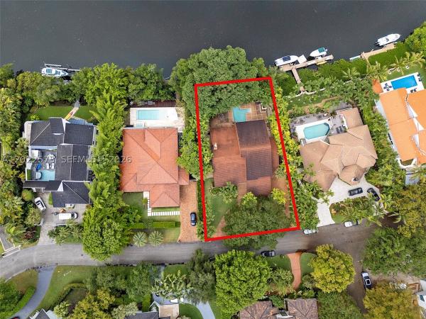 Cocoplum, 7244 E Lago Dr, Coral Gables, Florida 33143, image 2