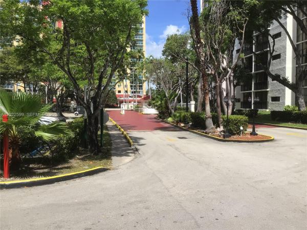 Plaza Of The Americas, 17021 N Bay Rd #625, Sunny Isles Beach, Florida 33160, image 1