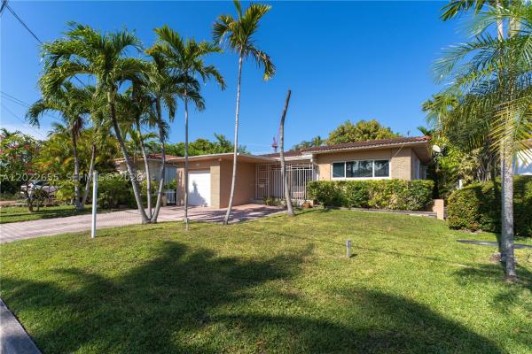 Altos Del Mar, 9225 Byron Ave, Surfside, Florida 33154, image 3