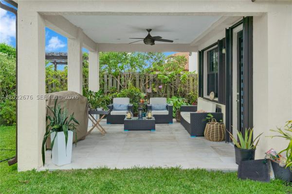 Kingman Commons, 2484 SE 1st St, Homestead, Florida 33033, image 1