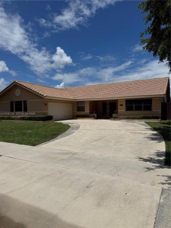 Crossbow At Ivanhoe, 6950 W Wedgewood Ave, Davie, Florida 33331, image 1