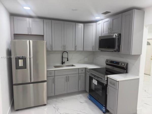 Beverly Park, 1001 S 62nd Ave, Hollywood, Florida 33023, image 1
