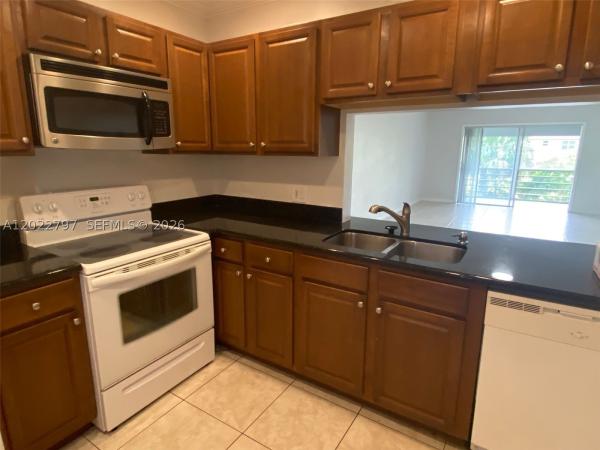 Crystal Greens South, 4291 NW 9th Ave #202, Deerfield Beach, Florida 33064, image 3