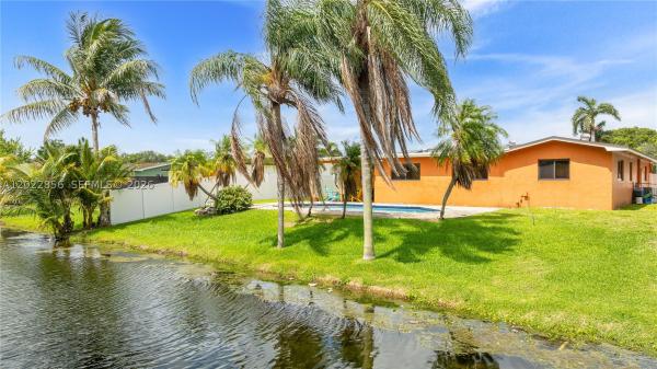 Pasadena Lakes, 321 NW 96th Ave, Pembroke Pines, Florida 33024, image 2