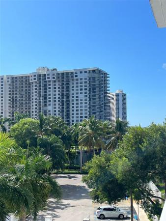 Admirals Port East, 2851 NE 183rd St #405E, Aventura, Florida 33160, image 3