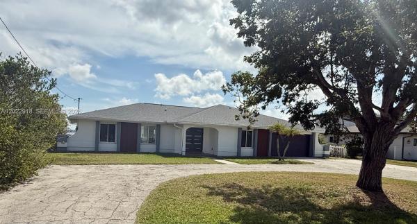 Harbor Estates, 111 E North Shore Ave, North Fort Myers, Florida 33917, image 1