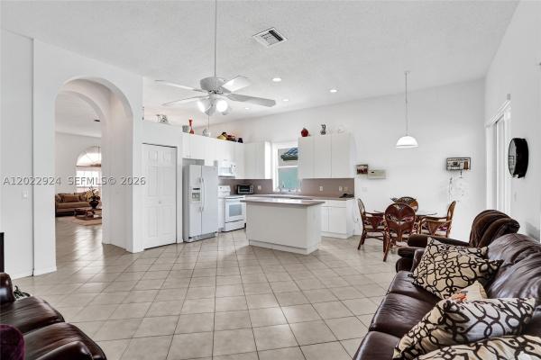 Heritage, 1155 NW 132nd Ave, Pembroke Pines, Florida 33028, image 2