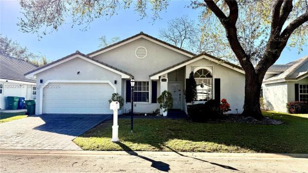 Pine Ridge Villas, 5470 Pine Cir, Coral Springs, Florida 33067, image 1