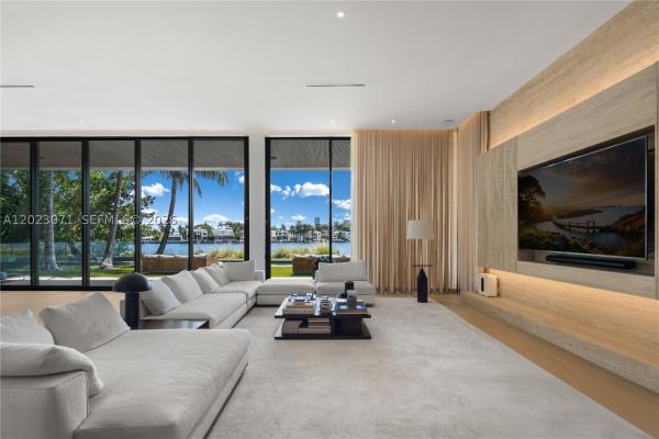 Di Lido Island, 28 W Dilido Dr, Miami Beach, Florida 33139, image 1