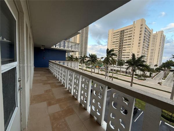 The Islands Martinique, 1893 S Ocean Dr #506, Hallandale Beach, Florida 33009, image 3