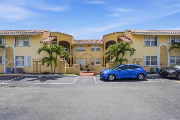 15635 SW 74th Circle Dr #11, Unincorporated Dade County, Florida 33193, image 1